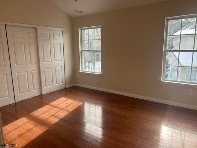 Building Photo - 226 Winding Hill Dr