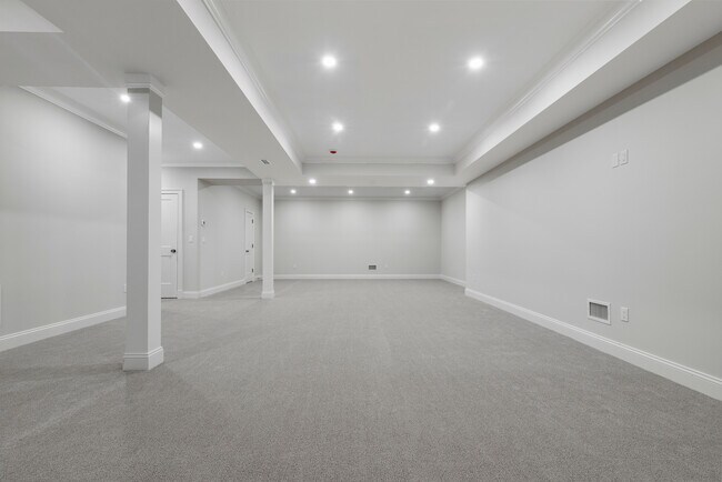 Building Photo - 24 Sand St