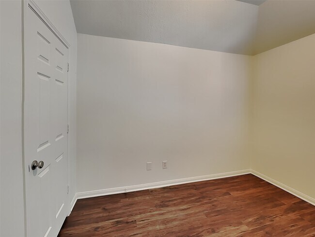 Building Photo - 30 Huntington Bend Dr