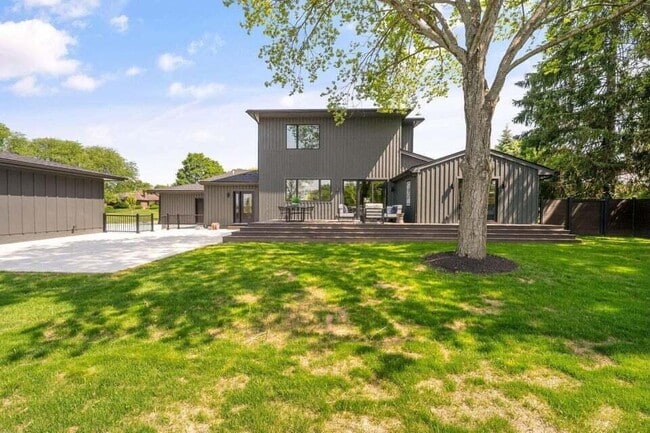 Building Photo - 2777 Donna Dr