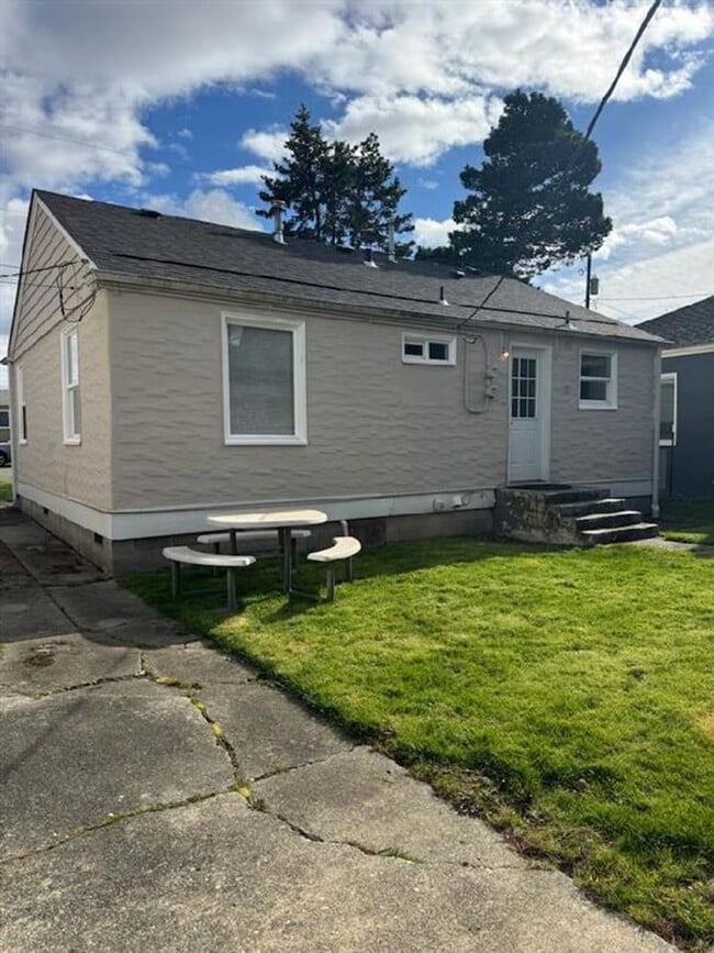 Building Photo - Charming 2 bedroom 1 bathroom home in Mount Vernon