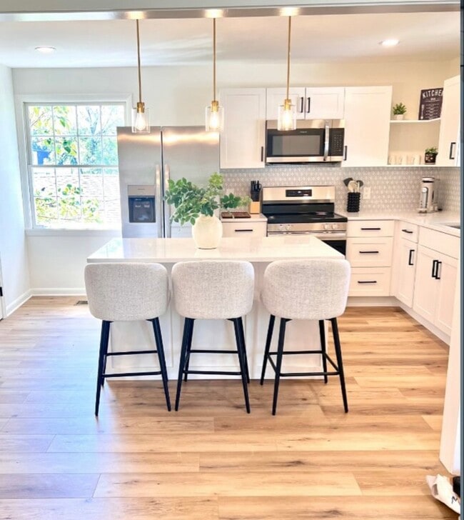 Building Photo - 1821 Hermosa St