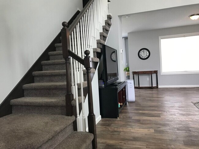 Building Photo - 2119 Meadowsweet Pkwy