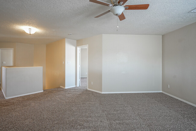 Building Photo - 6451 Shiprock Ct NE