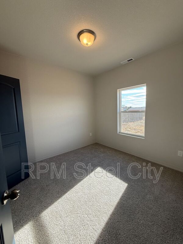 Building Photo - 278 W Harmony Dr