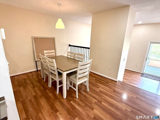 Building Photo - 9 Watch Hill Cir