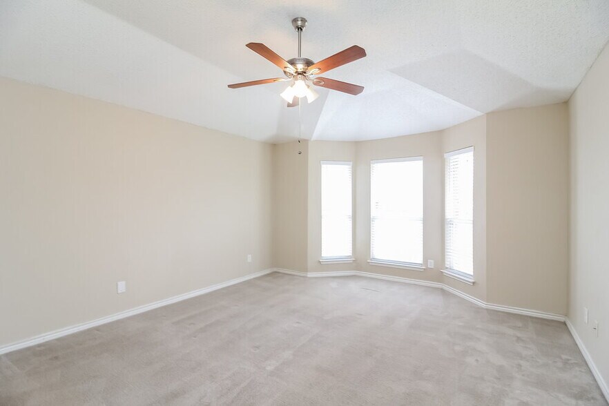 Building Photo - 1554 Cardigan Ln