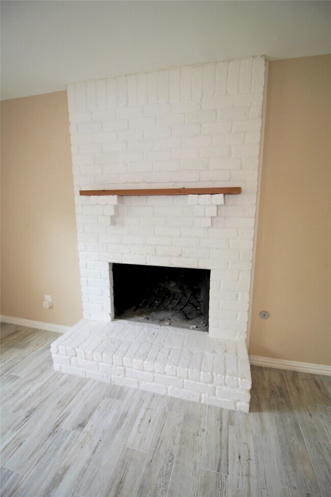 Building Photo - 612 E Castle Harbour Dr