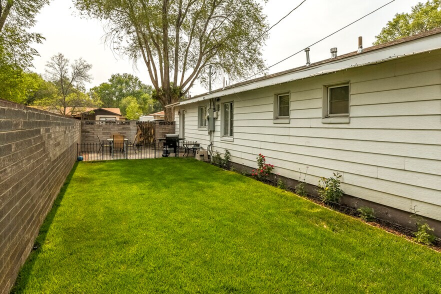 Building Photo - 2800 E Burkhart Dr