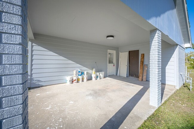Building Photo - Charming 3-Bed, 1-Bath Home - Fully Remodeled & Move-In Ready!