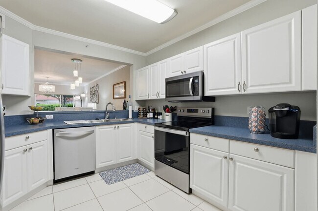 Building Photo - 7831 Regal Heron Cir