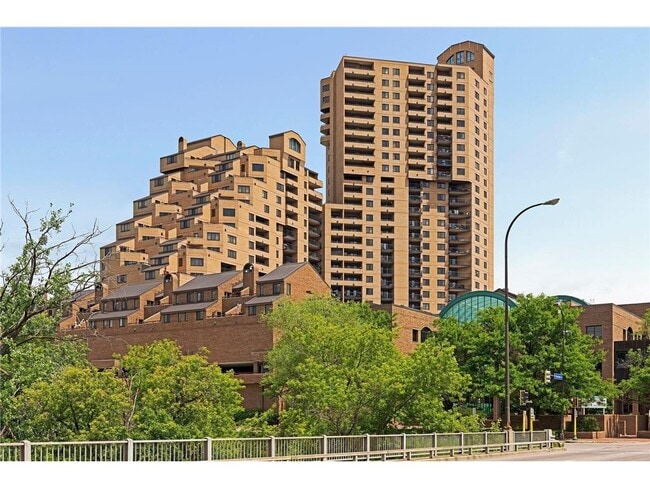 Building Photo - 110 1st Ave NE