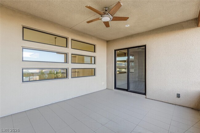Building Photo - 64 Grey Feather Dr