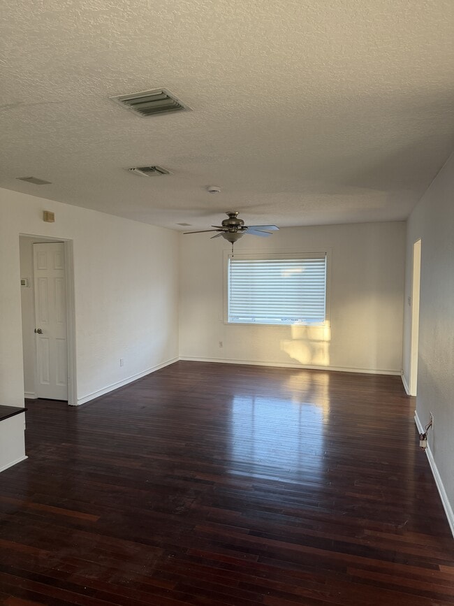 Building Photo - 3009 Oberlin Ave