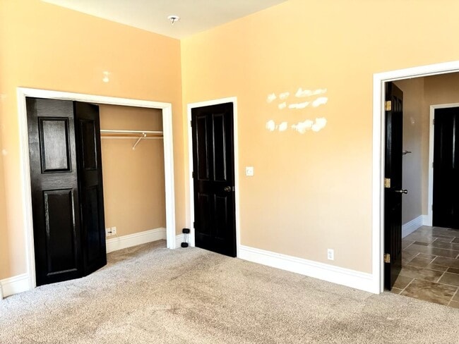 Building Photo - Coastal Living Awaits