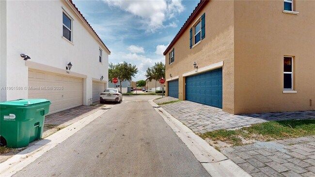 Building Photo - 9391 SW 171st Ct