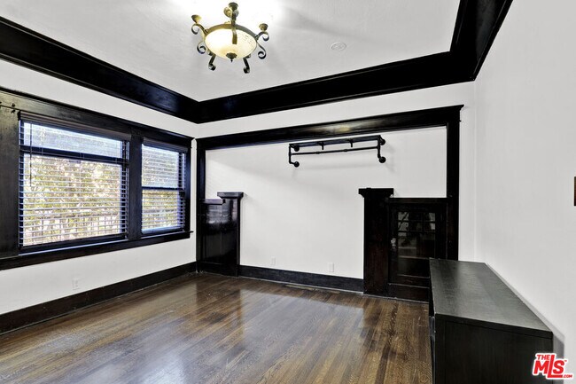 Building Photo - 1340 W 30th St