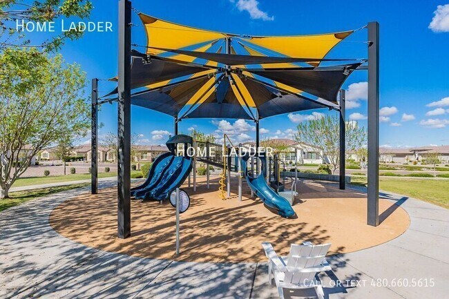 Building Photo - 9504 E Theia Dr