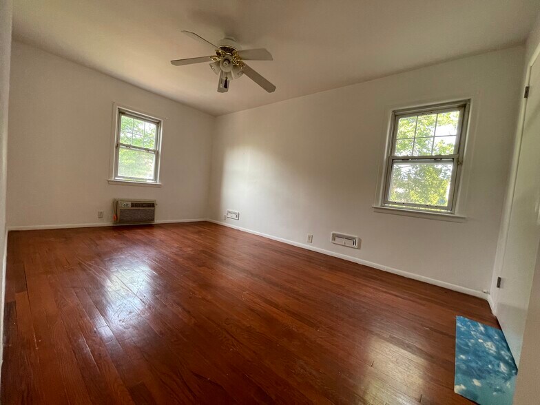 Building Photo - 15457 20th Rd