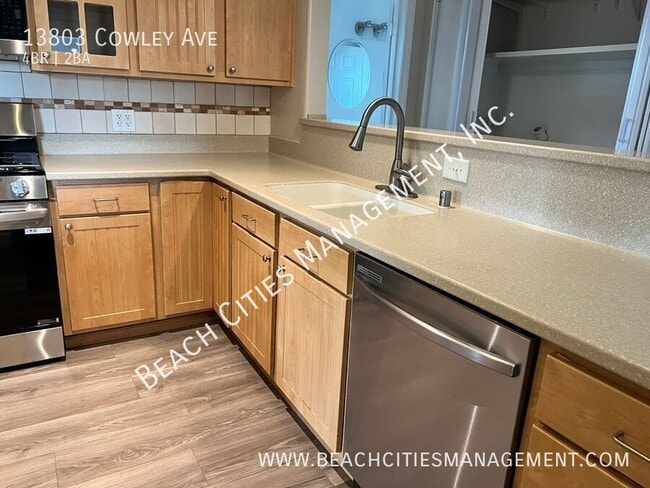 Building Photo - 13803 Cowley Ave
