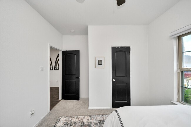 Building Photo - 22939 San Giorgio Ct