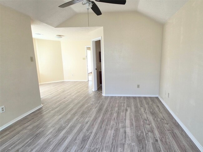 Building Photo - 13939 Plantation Valley Dr