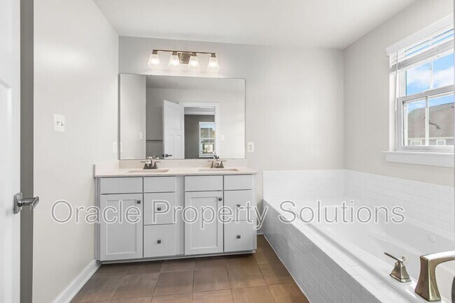 Building Photo - 2305 Wadlow Ln