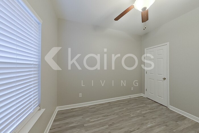 Building Photo - 10103 W 20th St