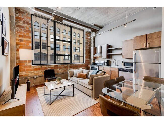 Primary Photo - 730 N Washington Ave