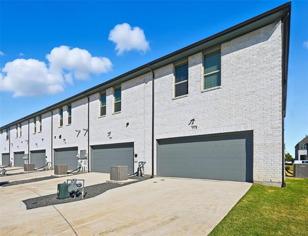 Building Photo - 2533 Brunswick Wy