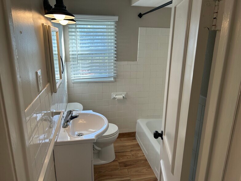 Building Photo - 94 Hinchey Ave