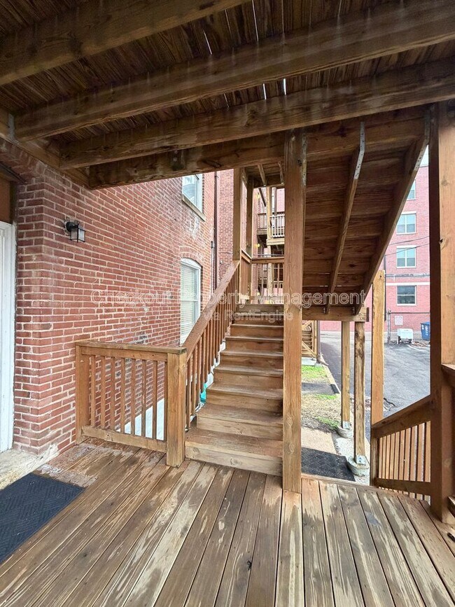 Building Photo - 5531 Pershing Ave