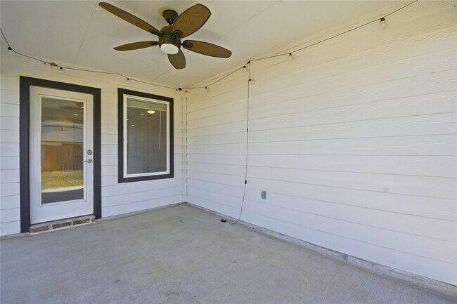 Building Photo - 14251 Big Bnd Dr