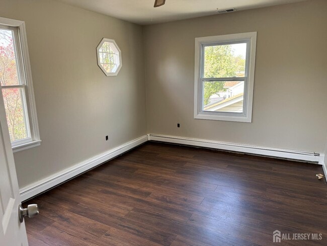 Building Photo - 9 Scott Ave