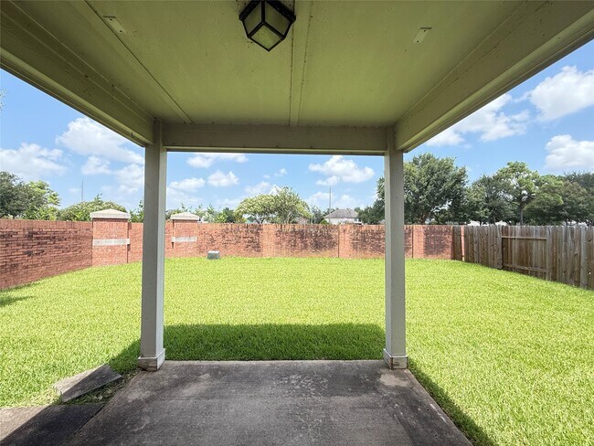 Building Photo - 12315 Gentlebrook Dr