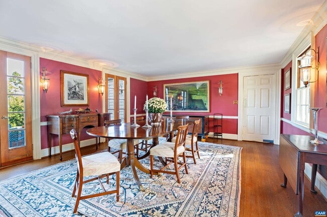 Building Photo - 640 Ivy Ln