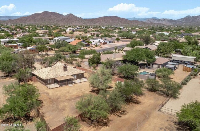 Primary Photo - 501 E Desert Hills Estate Dr