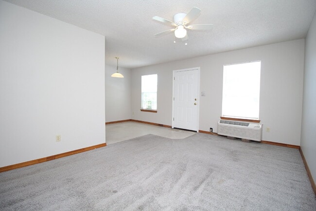 Building Photo - Prime Northeast Pensacola Location – 1BD/1...