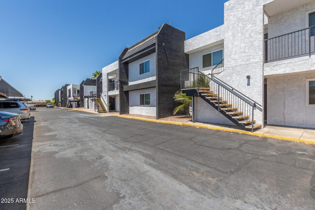 Building Photo - 1822 N 32nd St