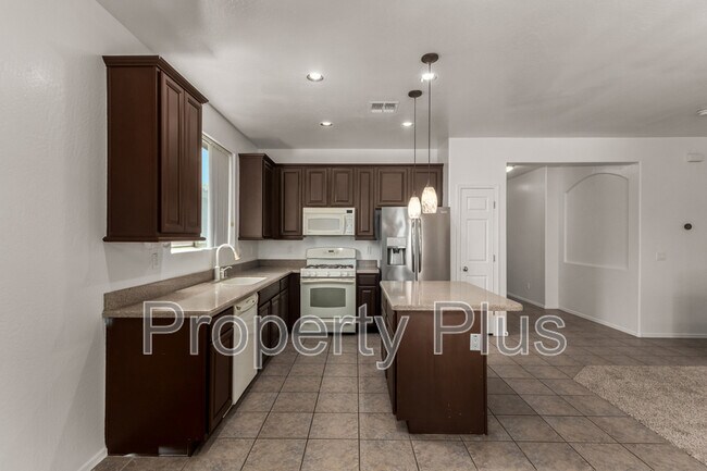 Building Photo - 4211 N 153rd Dr
