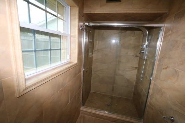 Building Photo - 12615 Huntington Venture Dr