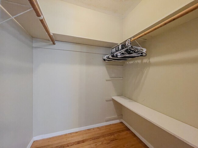 Building Photo - Spacious 4BR/2.5BA/2Car Garage Home with Finished Basement & Hardwood Floors – Gales Ferry