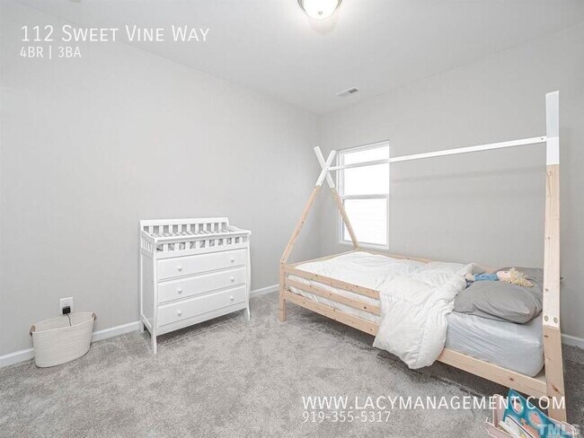 Building Photo - 112 Sweet Vine Wy