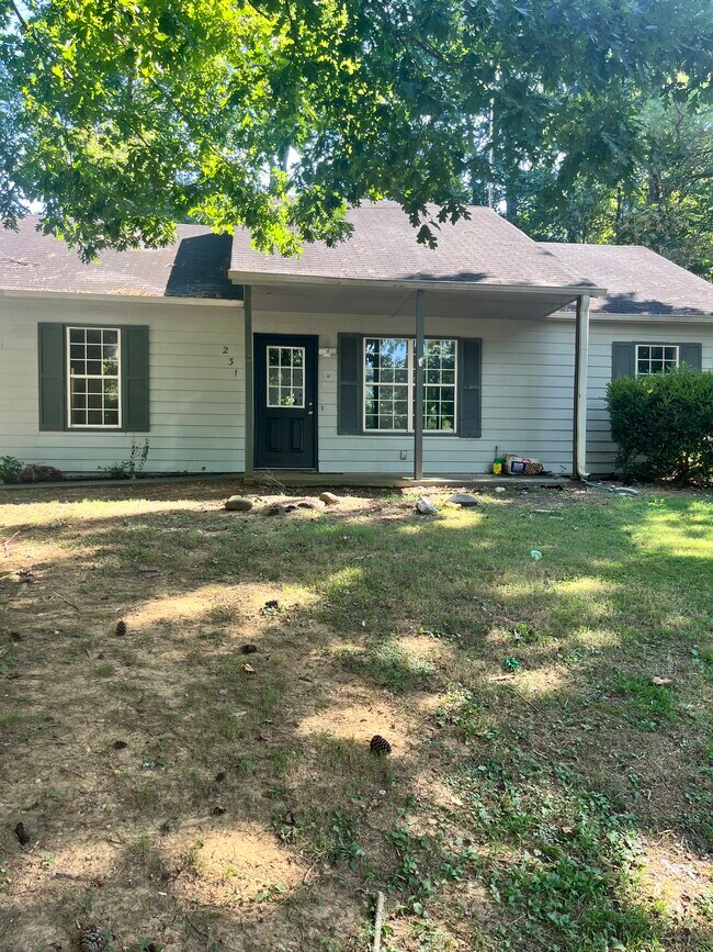 Building Photo - 231 Whispering Pine Cir