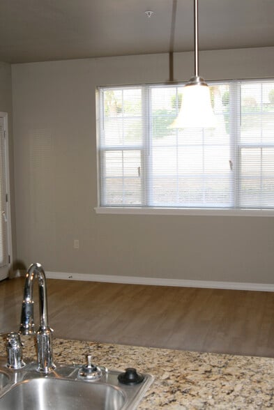 Building Photo - 101 Prairie Dunes Dr