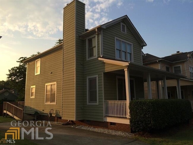 Building Photo - 570 Reed St SE