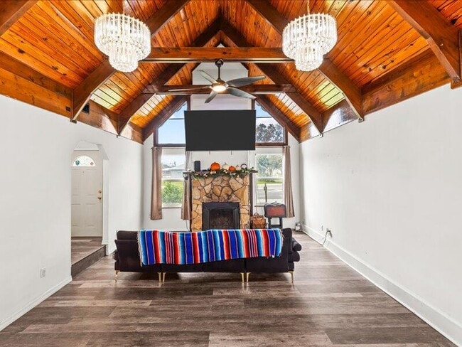 Building Photo - 1297 SE Floresta Dr