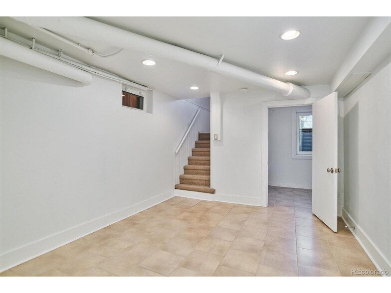 Building Photo - 3311 Clay St