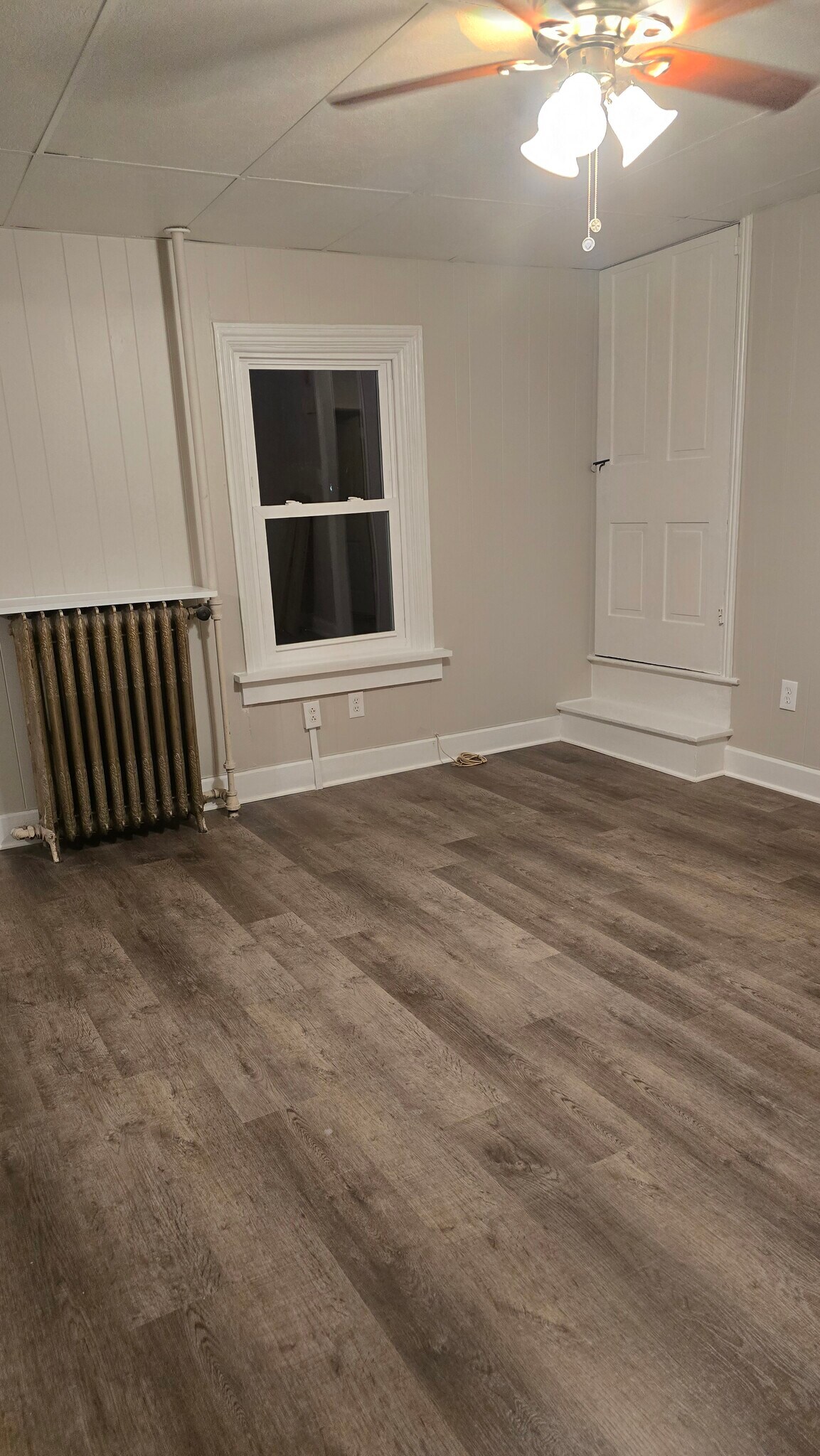 Livingroom - 102 S Frederick St