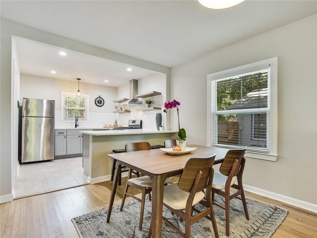 Building Photo - 3304 Robinson Ave